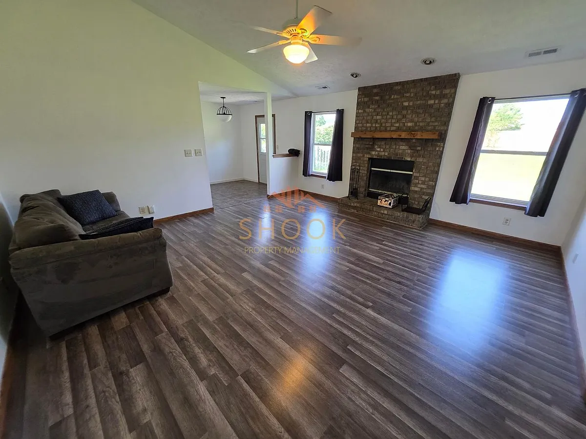 Building Photo - 284 Blakely Dr