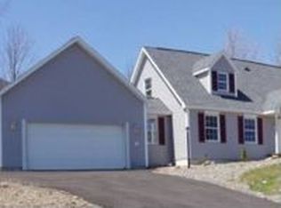 4247 Peach Blossom Ave, Syracuse, NY 13215