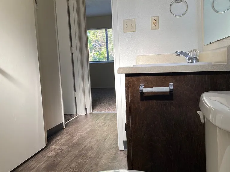 1124 Layton Rd — Photo 6