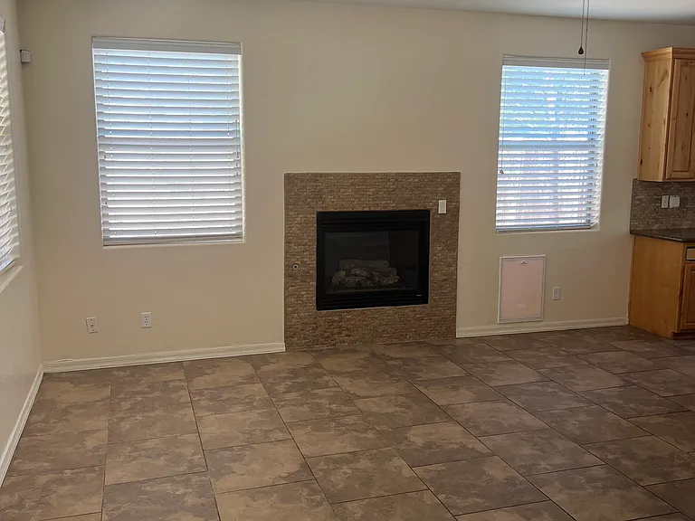 1442 S Newberry Ln — Photo 6