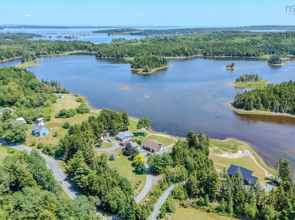 119 Indian Path Rd, Lunenburg, NS B0J 2C0