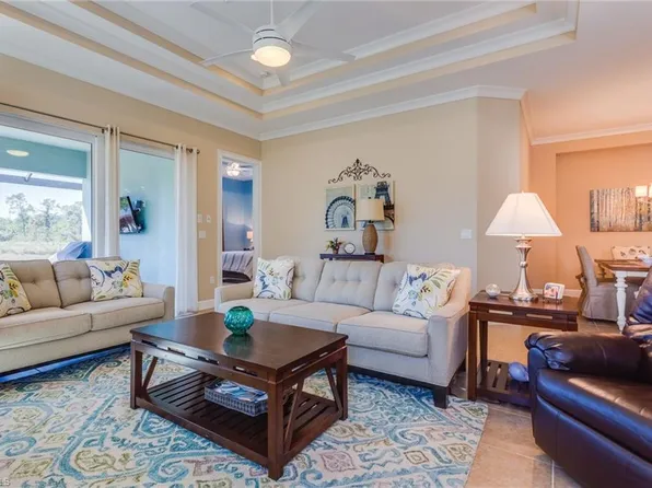 7096 Dominica Dr, Naples, FL 34113