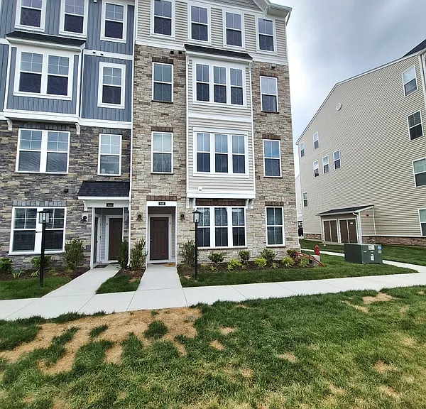 648 Brookwood Glen Ter #B — Photo 57