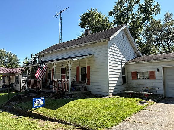 4th image of 410 N 4th St