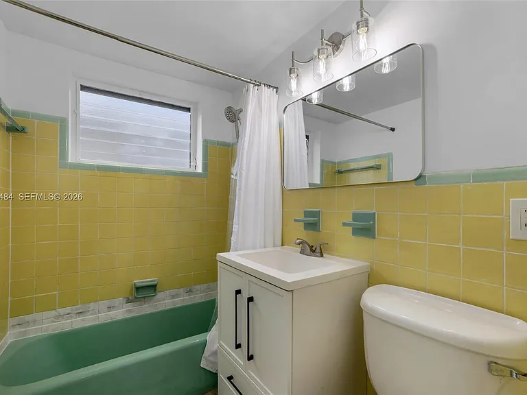 2250 Bay Dr #7 — Photo 20