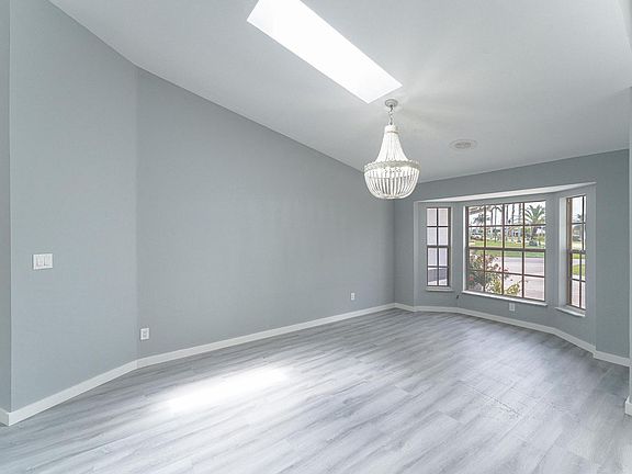 5th image of 5040 SW 11th Ct