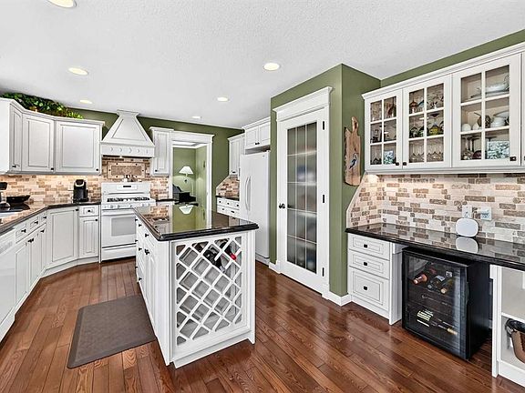 4th image of 20 S Clover Ln