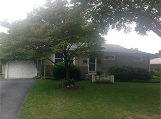 9 Manning Dr, Riverside, RI 02915