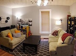 1422 W Short Ave, Independence, MO 64050