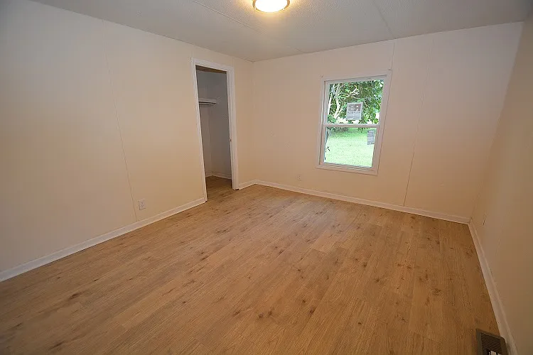 7005 Hodge Rd — Photo 4