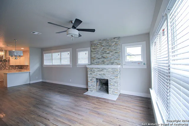 1138 Iowa St — Photo 4