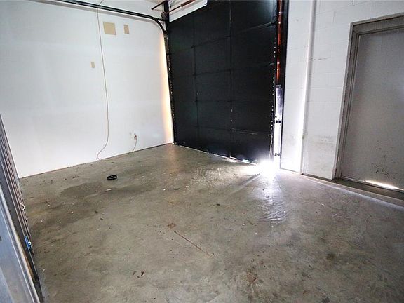 5th image of 969 Linden Ave