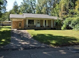1608 Sylvan Dr, Poplar Bluff, MO 63901