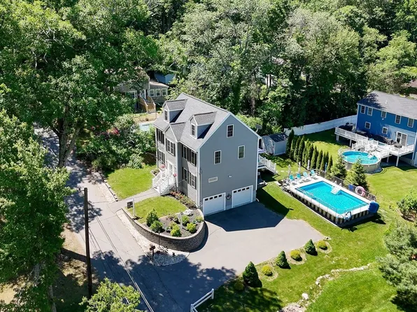 34 Amesbury Ave, Amesbury, MA 01913