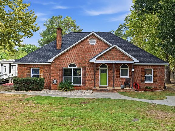 3rd image of 605 Bell Rd