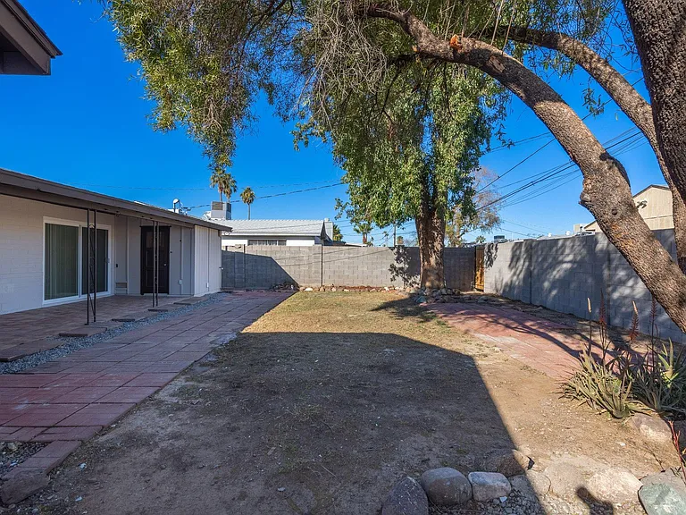 3120 W Columbine Dr — Photo 31