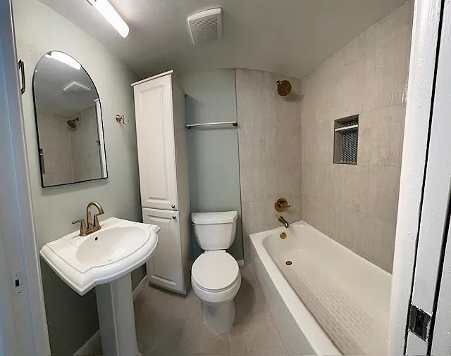 606 S Albany Ave #2 — Photo 10
