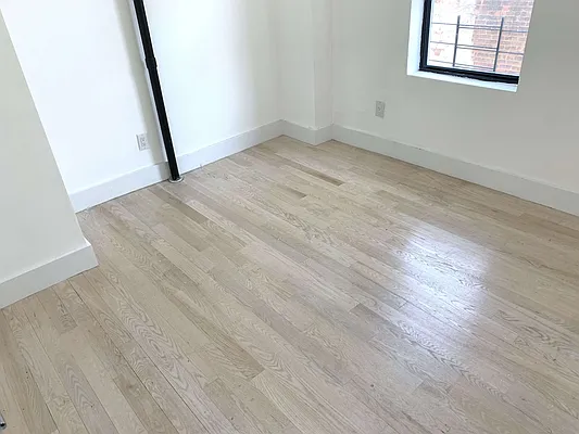 Rented by Tapiro Realty | media 4