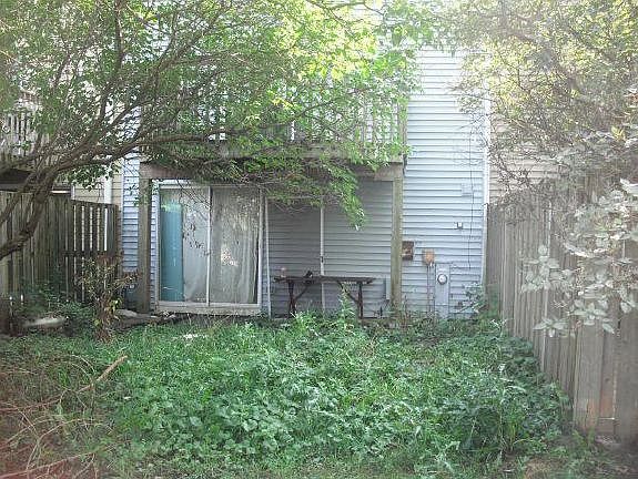 2nd image of 941 Banbury Ct