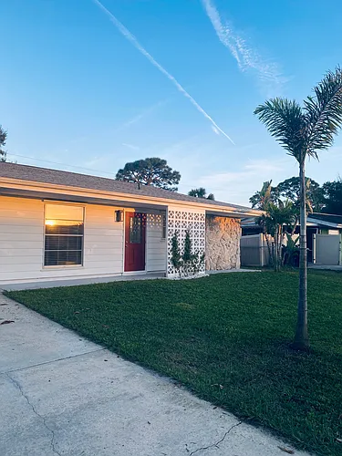 793 Bianca Dr NE Photo 1