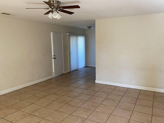 5th image of 15704 Country Club Dr