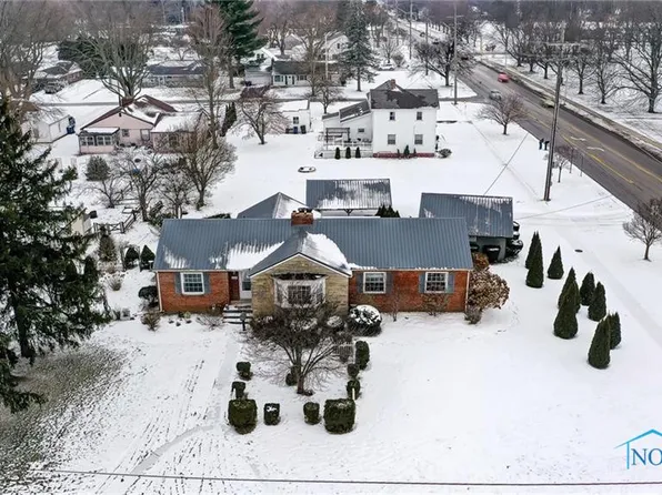 949 Fairview Ave, Bowling Green, OH 43402