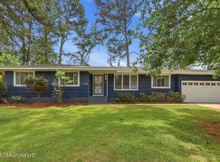 1055 Parkwood Pl, Jackson, MS 39206