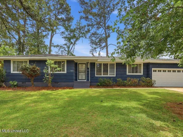 1055 Parkwood Pl, Jackson, MS 39206