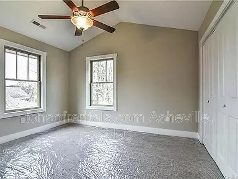 601 Fairview Rd — Photo 13