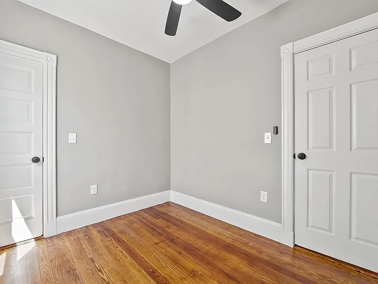 18 Lyon St #3 — Photo 6