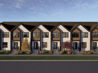 17319 5th St NW #37, Edmonton, AB T6T2G4