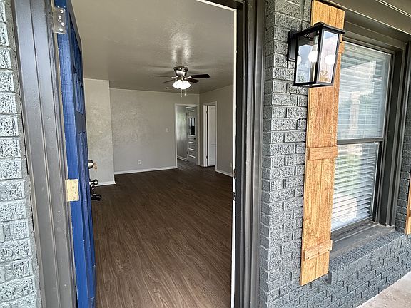 3rd image of 4000 SE 24th St