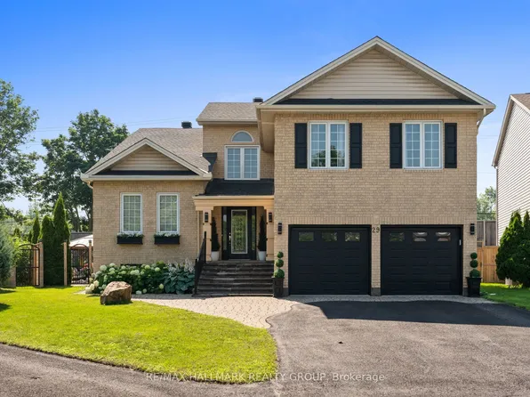 29 Depper Pl, Ottawa, ON K1T 3L5