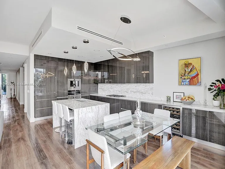 3250 NE 188th St #207 — Photo 15