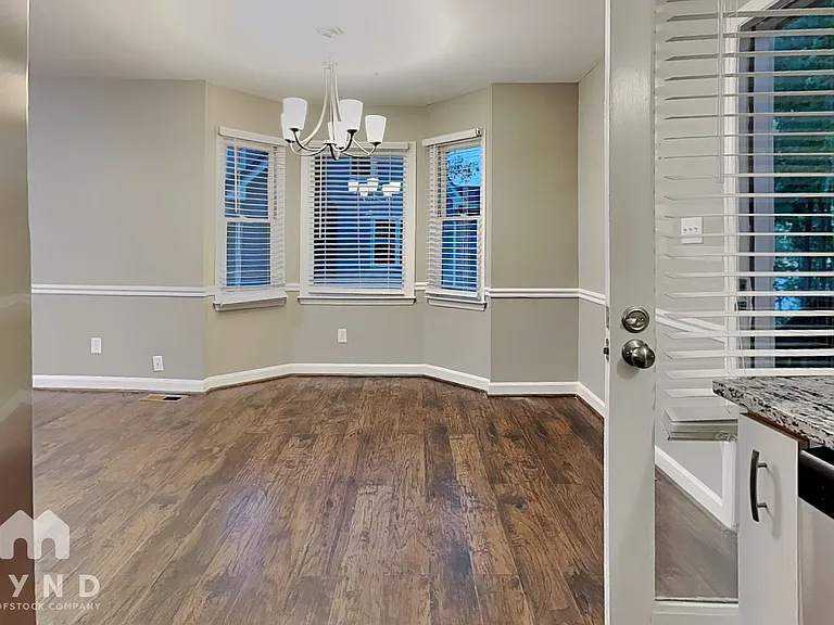 3504 Berdan Ct — Photo 4