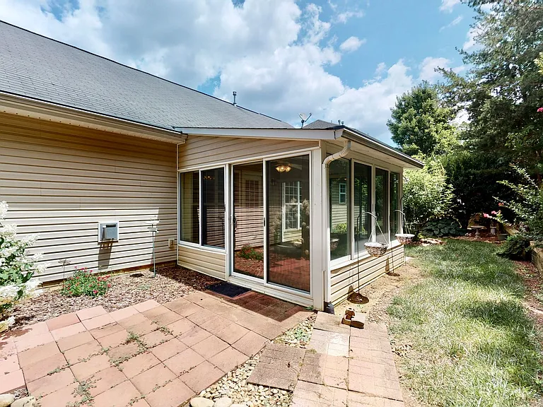 8321 Suttonview Dr — Photo 36