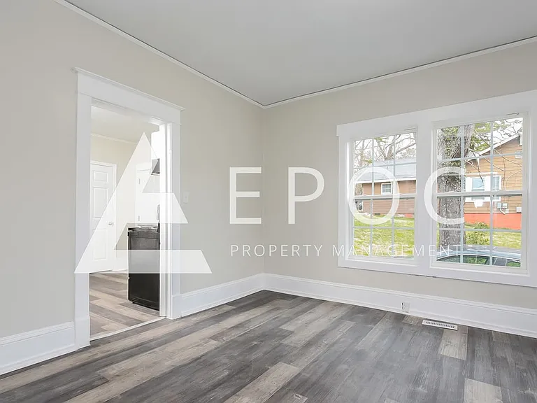 638 Wesley Dr — Photo 4