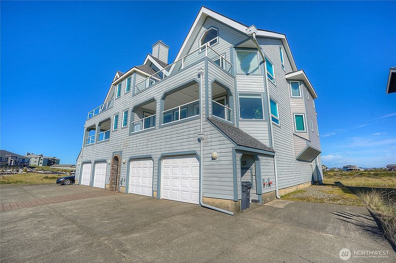 5th image of 1599 E Ocean Shores Boulevard #3