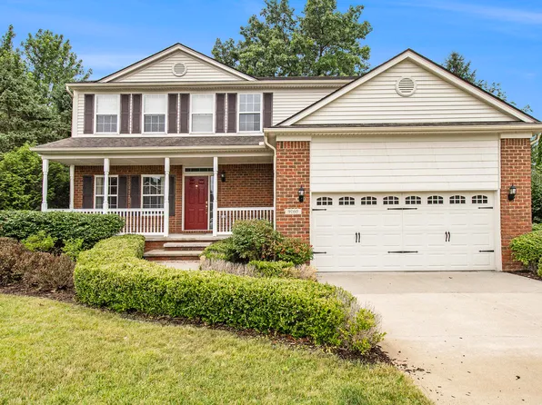 9160 Lakewood Dr, Whitmore Lake, MI 48189