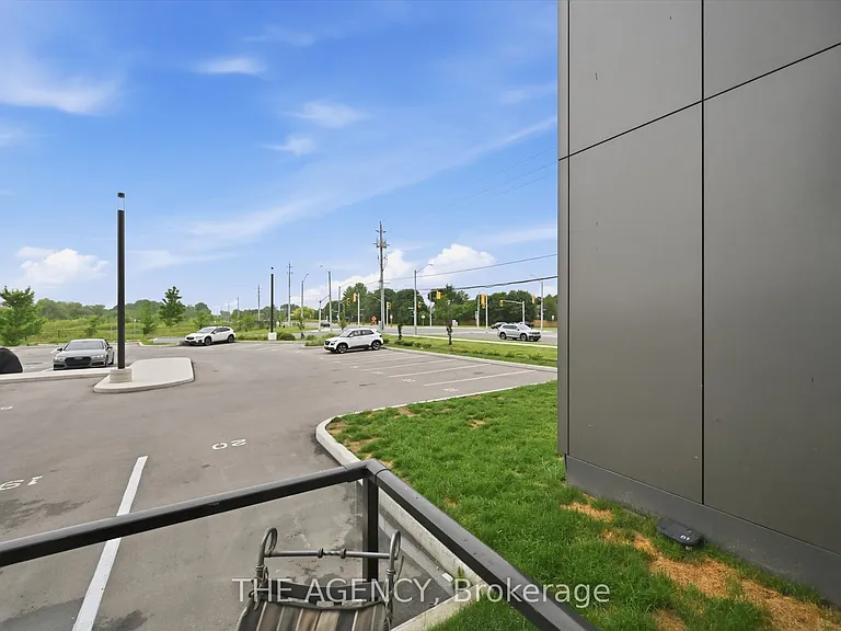 450 Dundas St E #101 — Photo 15
