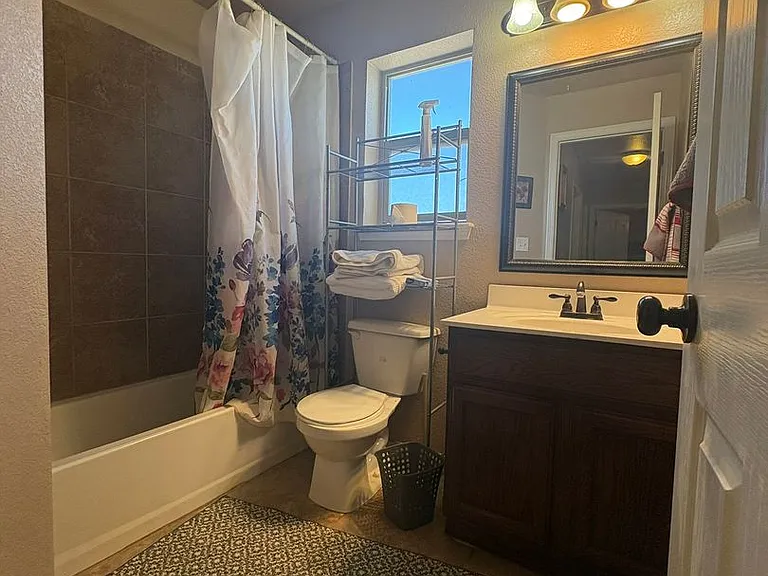 629 Bell Gordon St — Photo 18