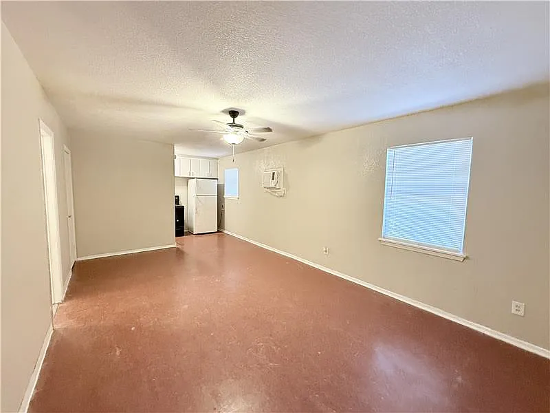 Studio, 399 sqft, $600 — Photo 3