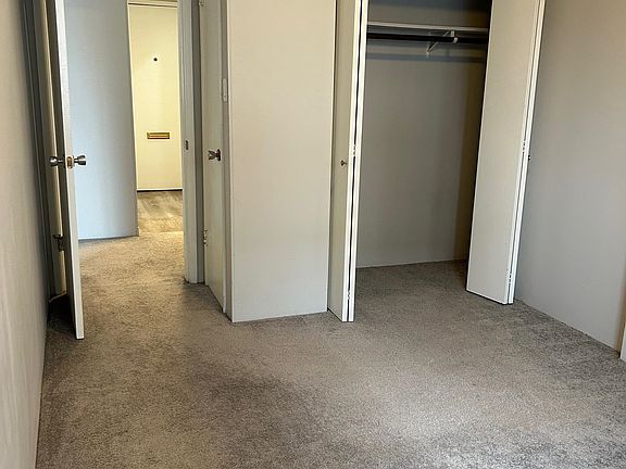 5th image of 11933 223rd St