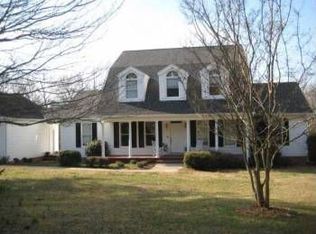 108 Quailview Dr, Chapel Hill, NC 27516