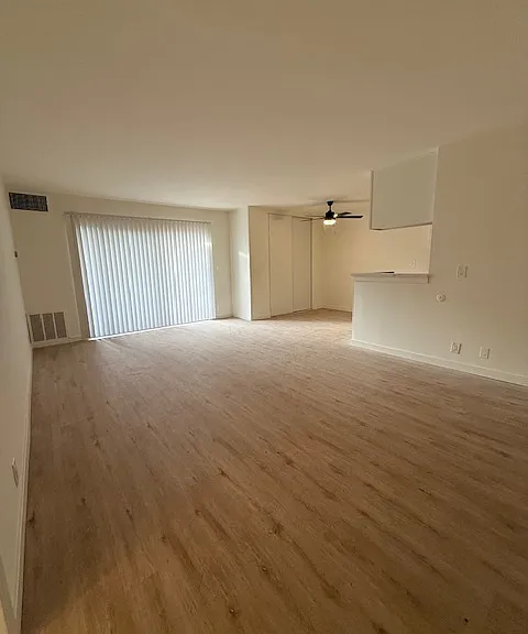 14426 Addison St #12B — Photo 2