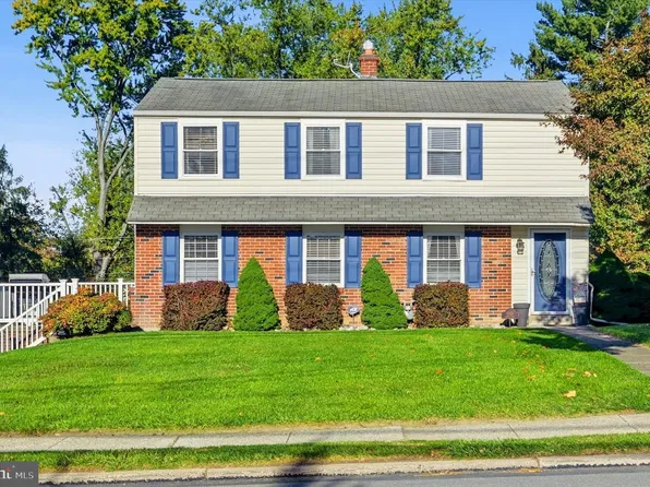 4027 Joshua Rd, Lafayette Hill, PA 19444