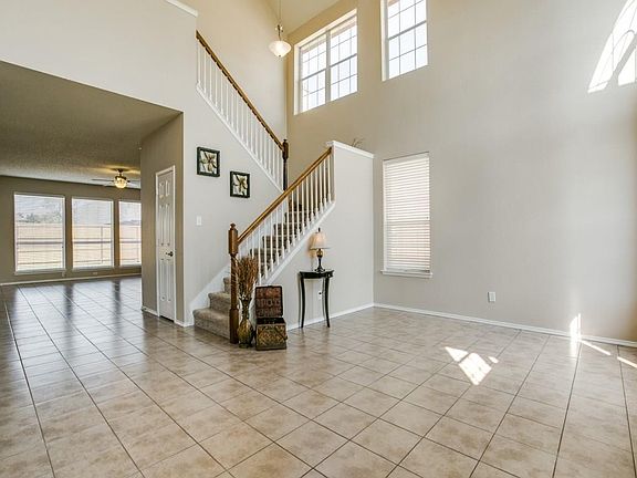 3rd image of 7205 Hummingbird Ct