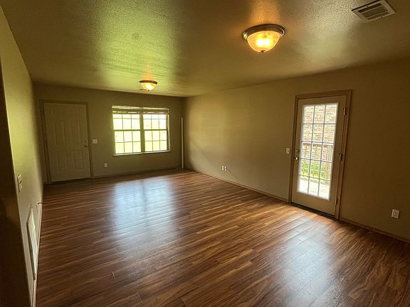 3rd image of 808 W 13th St
