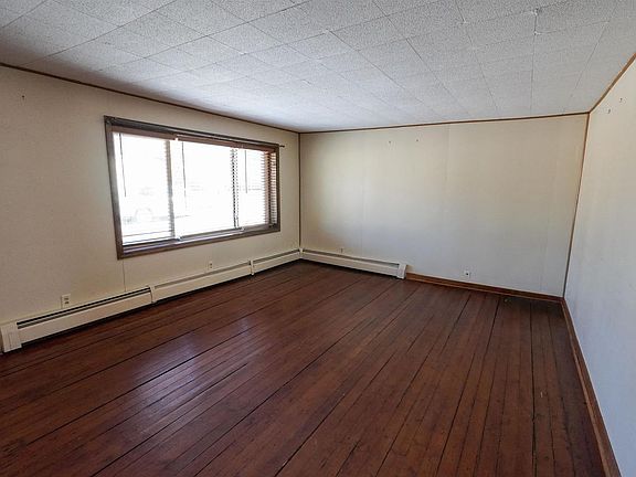 3rd image of 1211 LANDALL AVENUE