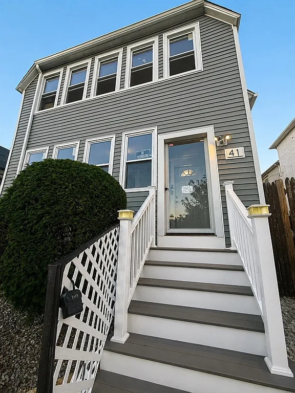 3 bed, 1.0 bath, 1194 sqft, $2,350 — Photo 2